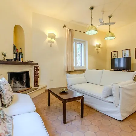Luxury Flaminia 50 Mt From The Villa